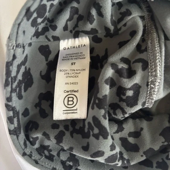 Athleta Black and Gray Animal Print Leggings Women’s Size Small - Picture 8 of 8